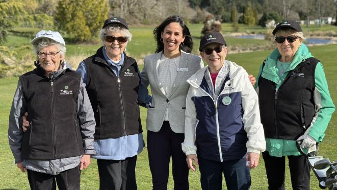 seniors golfing